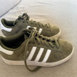 Adidas Olive Green Sneakers 4.5 men- women fit 5.5-6